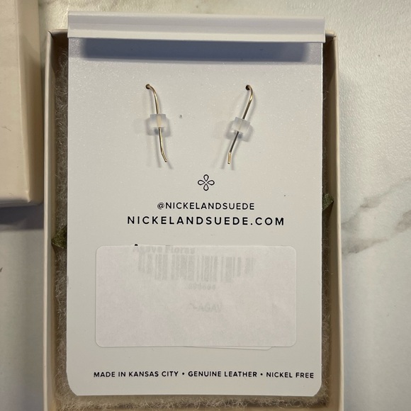 Nickel & Suede Agave Floras Earrings - Picture 5 of 5